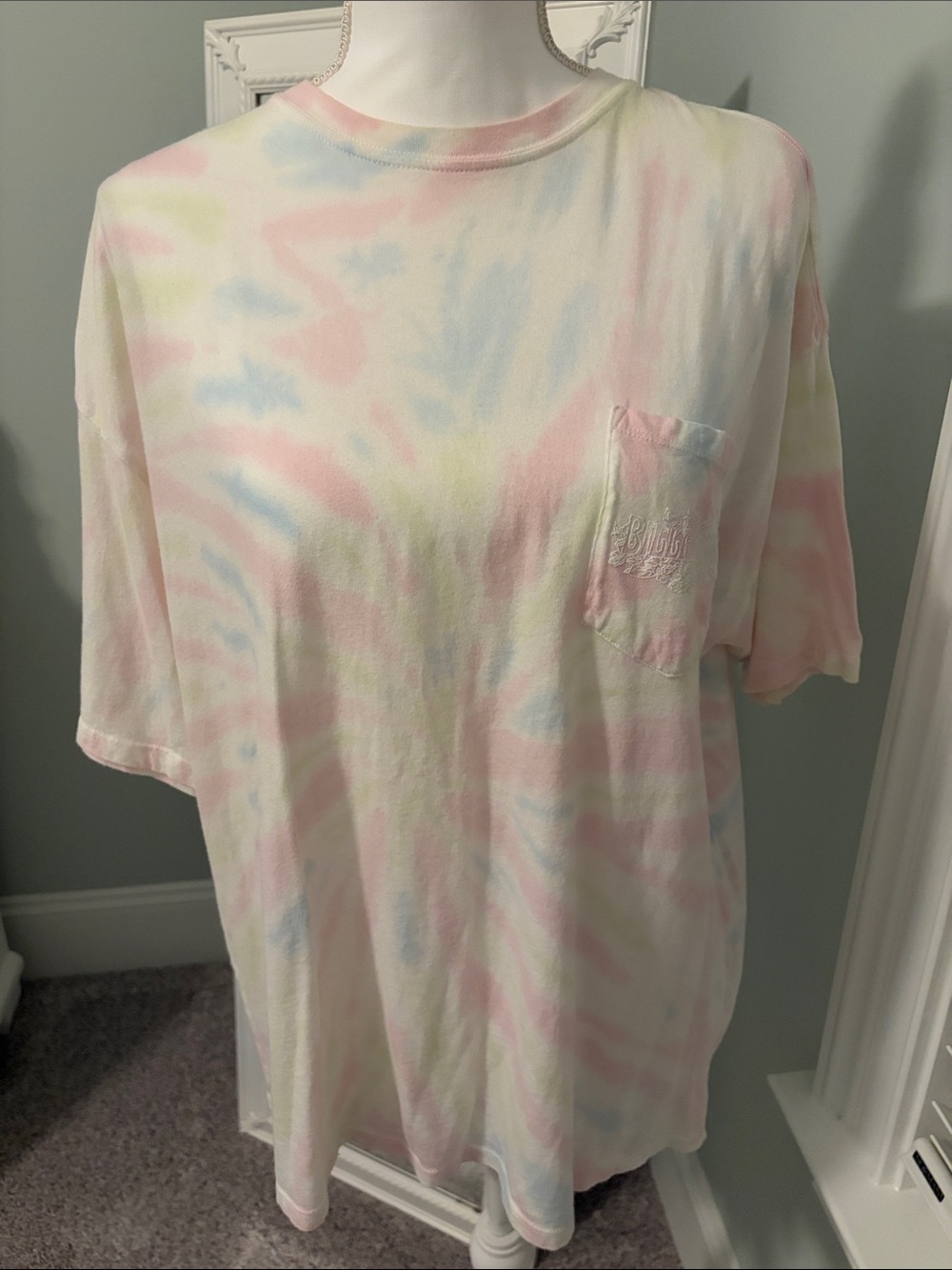 Billabong soft pastel tie dye t-shirt, oversized S.